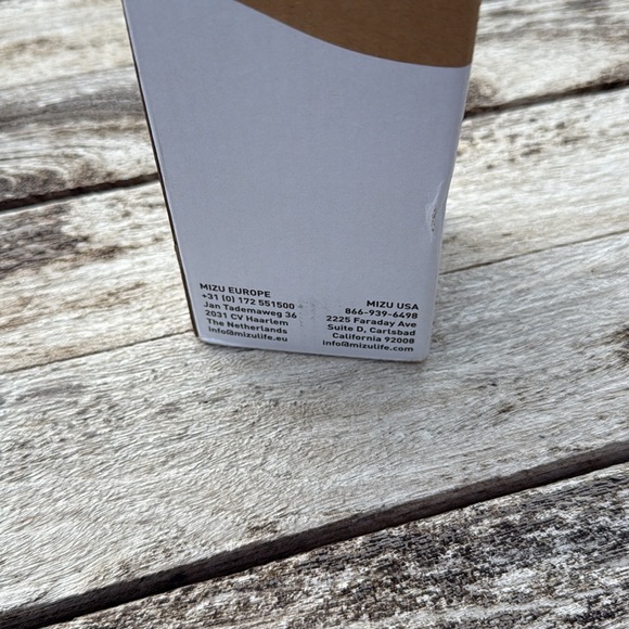 VUORI S6 Wordmark Mizu Water Bottle NWT - Picture 4 of 4